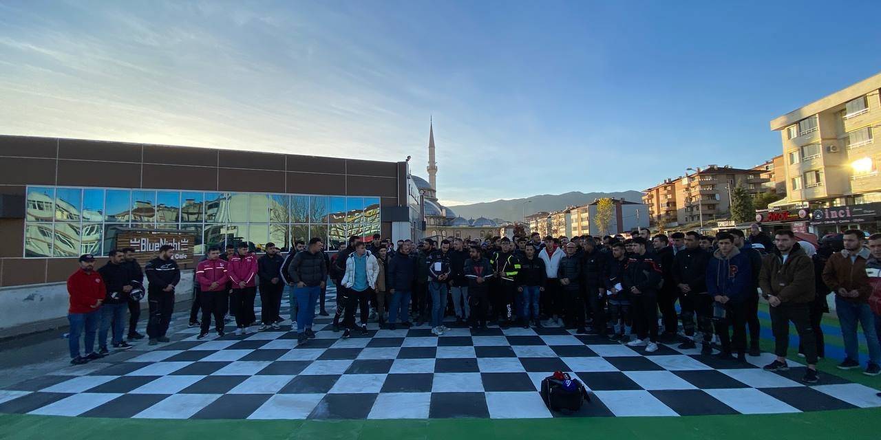 Trafik Kazasında Ölen Motokuryenin Meslektaşlarından Konvoylu Tepki