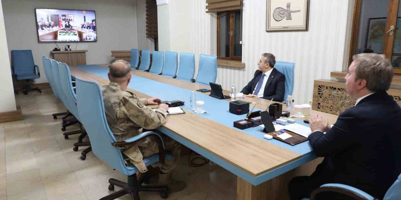 Vali Aydoğdu Vks Toplantısına Katıldı
