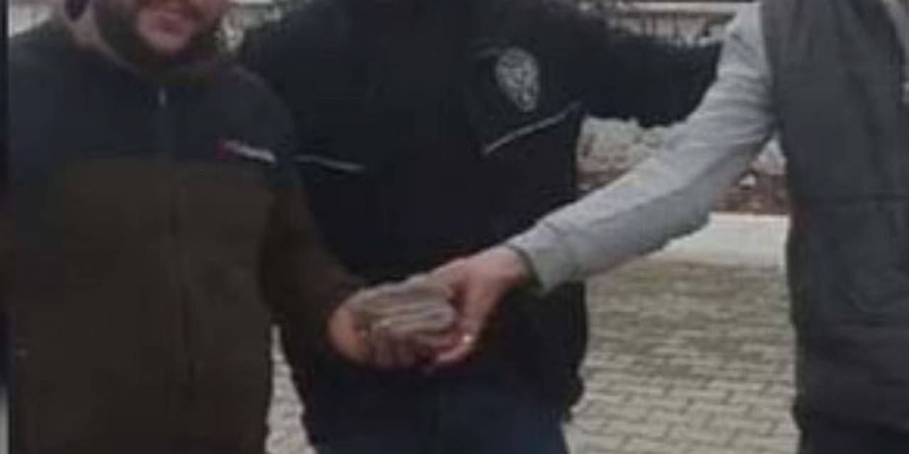 Siverek’te Temizlik İşçisi Yerde Bulduğu 30 Bin Tl’yi Sahibine Teslim Etti