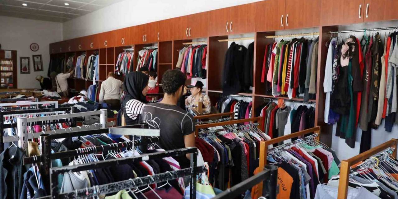 El Ele Butik Dayanışma Merkezinden 9 Bin İhtiyaç Sahibi Faydalandı