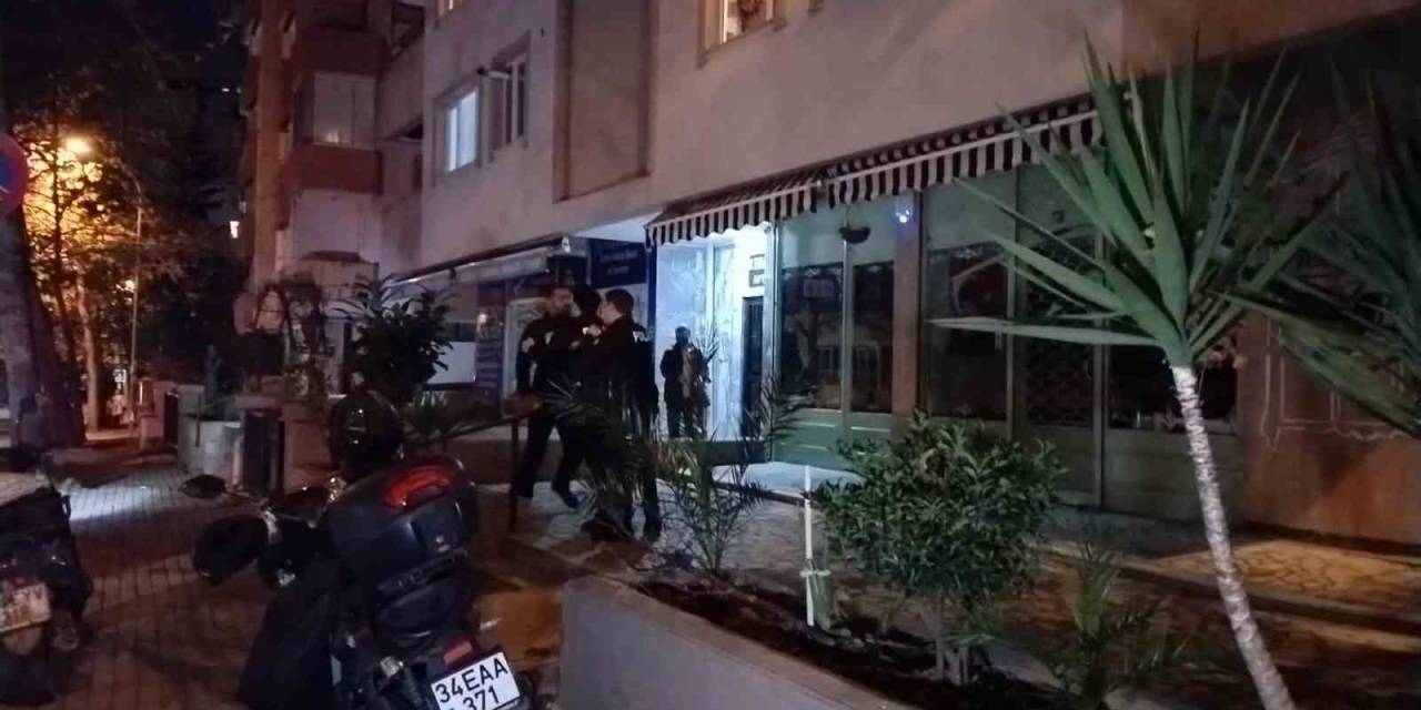 Ataşehir’de Otomobil Motosiklete Çarptı, Motosikletli Yaralandı