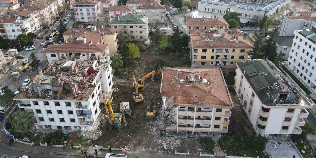 Büyükçekmece’de Riskli 22 Blokta Kentsel Dönüşüm Çalışması Başladı