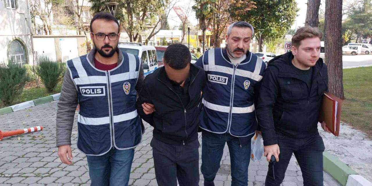 Kuyumcudan Altın Çalıp Kaçan Hırsız Yakalandı