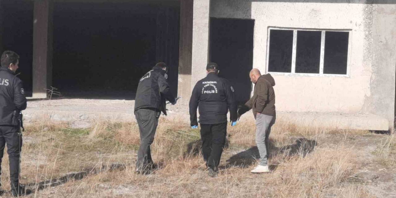 Sivas’ta Şüpheli Ölüm: 9. Kattan Düşüp Hayatını Kaybetti