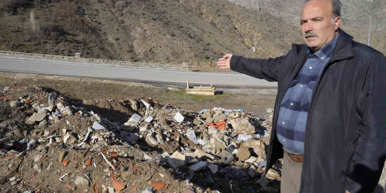 Tarihi Süleymaniye Mahallesi’nde Mezarlığa Büyük Saygısızlık