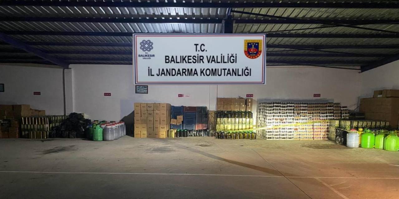 Jandarmanın Operasyonunda Tonlarca Sahte Gıda Maddesi Ele Geçirildi
