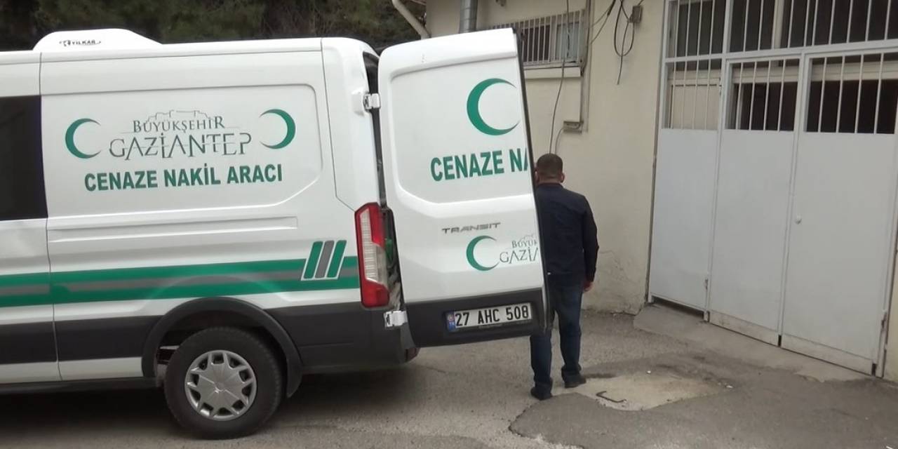 Karşıya Geçerken Otomobilin Çarptığı Çocuk Hayatını Kaybetti
