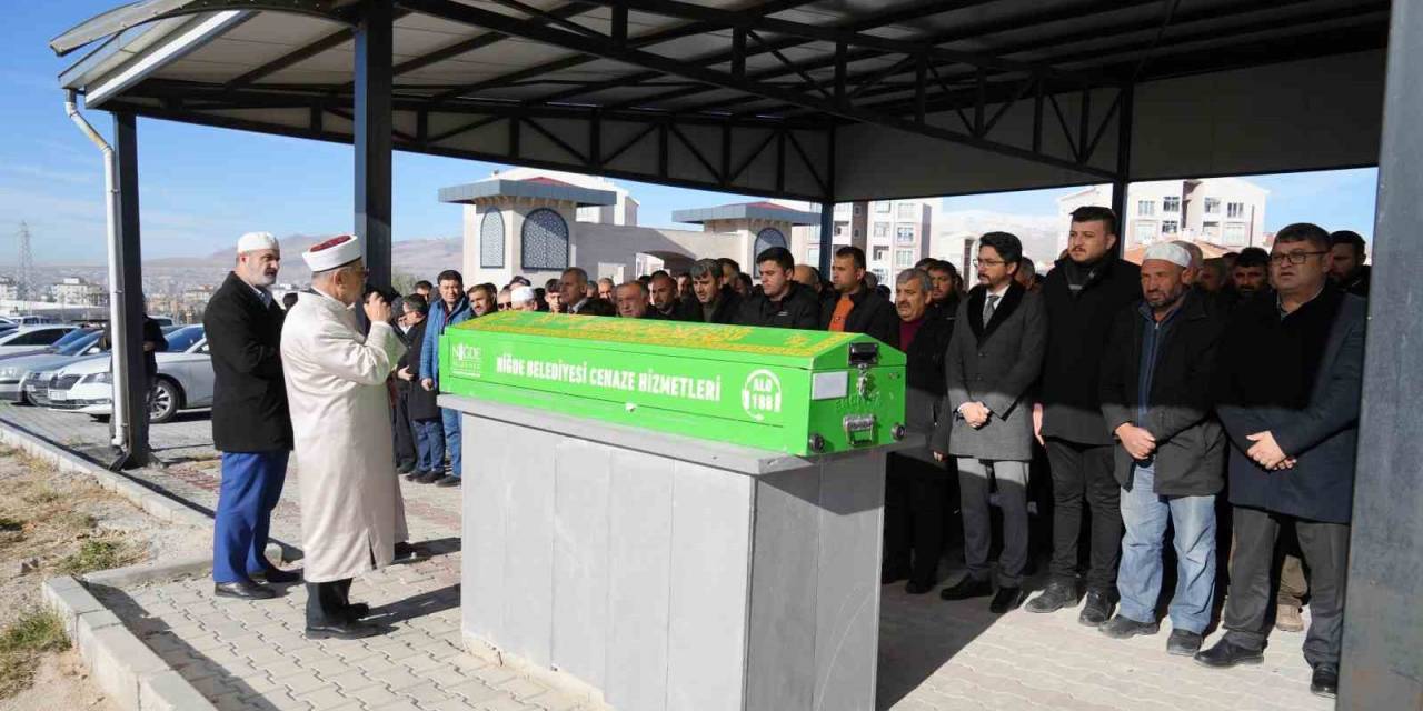 Niğde Gazozu Fabrikası’nda Kimyasal Maddeden Zehirlenen İşçi Toprağa Verildi