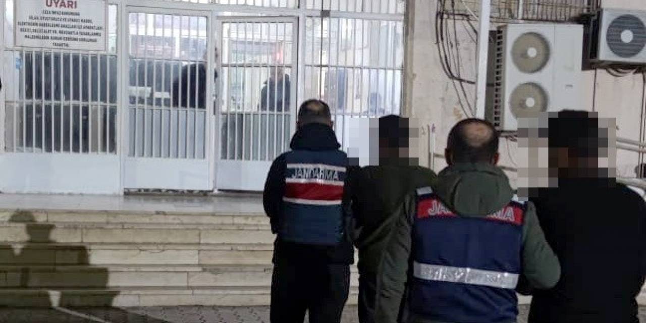 Silahlı Terör Örgütüne Üye Olma Suçundan Aranan 2 Kişi Jandarma Ekipleri Tarafından Yakalandı