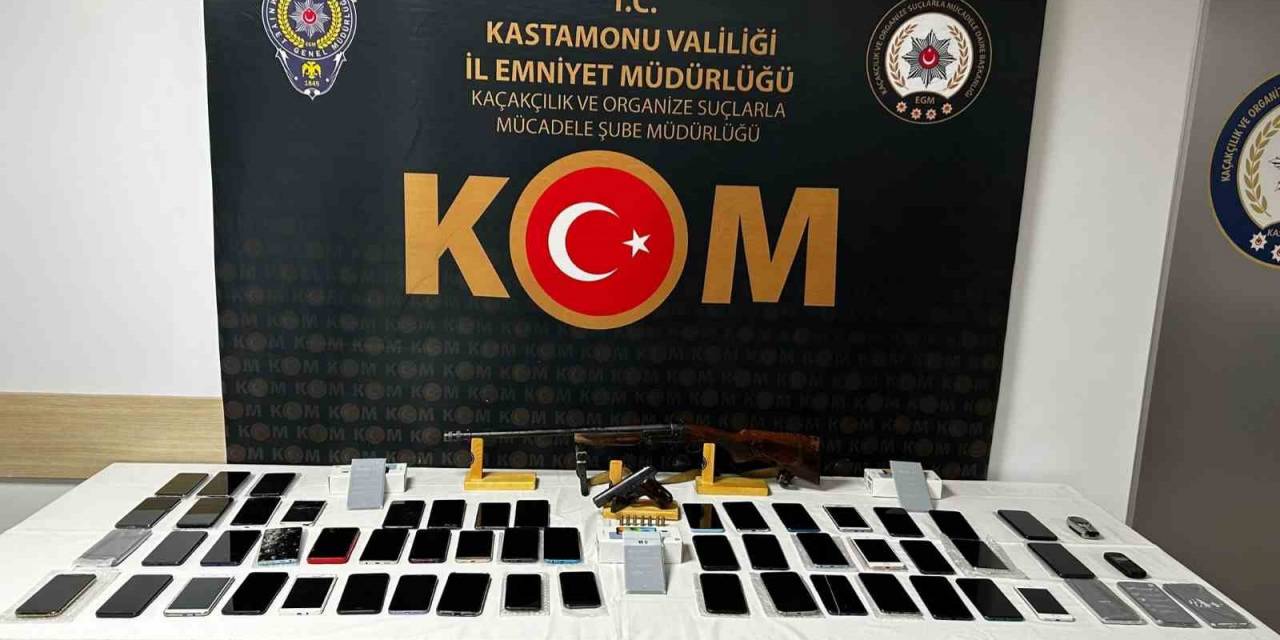 Kastamonu’da Çok Sayıda Gümrük Kaçağı Cep Telefonu Ele Geçirildi: 2 Gözaltı