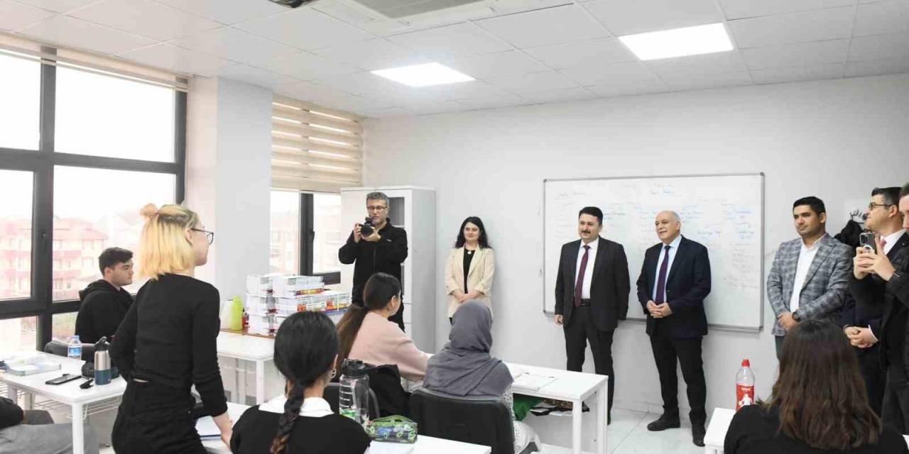 Başkan Avcı, “Gençlerimizle Geleceğimizi İnşa Ediyoruz”