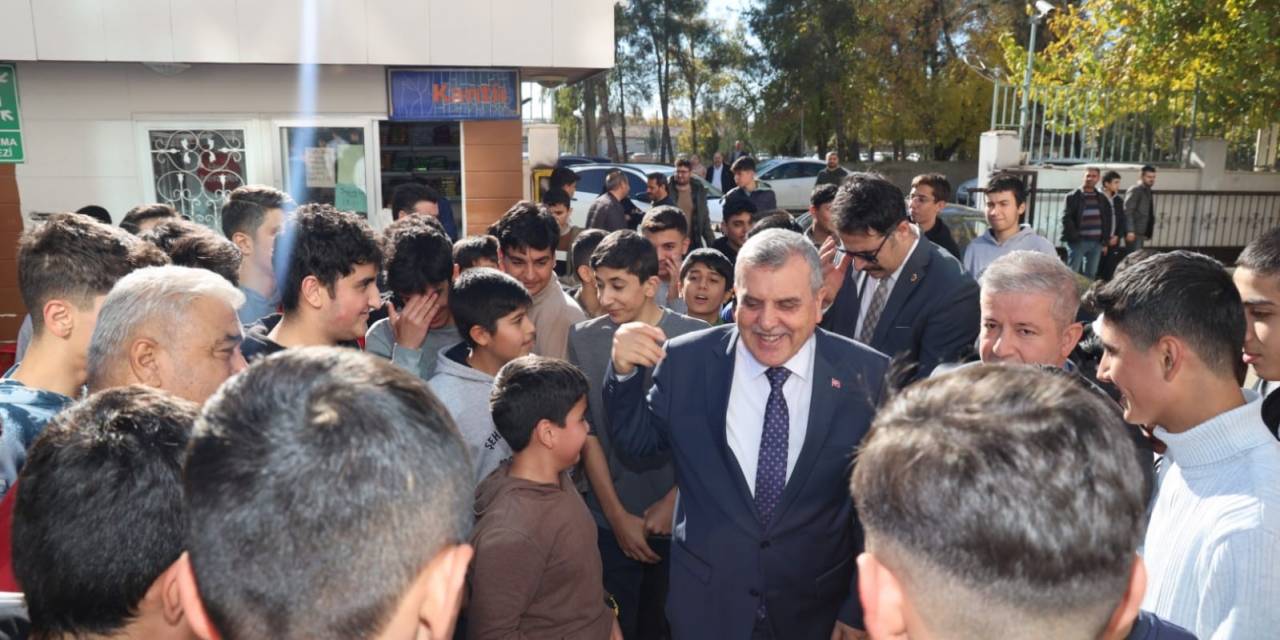 Beyazgül’den Öğrencilere Eğitim Seti