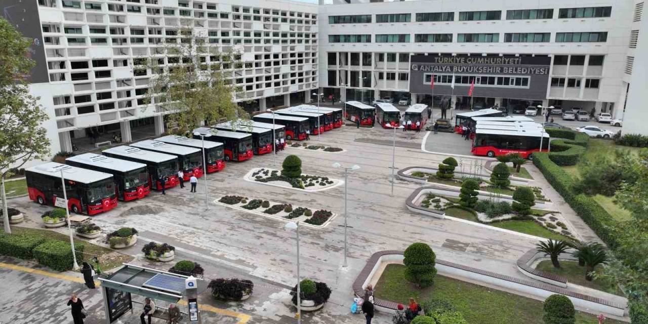 Antalya Büyükşehir Toplu Taşıma Filosuna 20 Yeni Otobüs Kattı