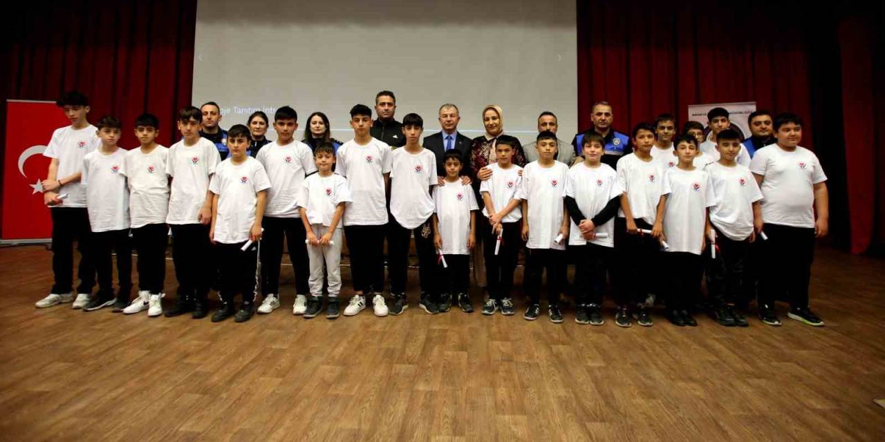 Amasya Polisi ‘Yalnız Değilsiniz Projesi’ İle 7 Binden Fazla Çocuk Ve Gence Ulaştı