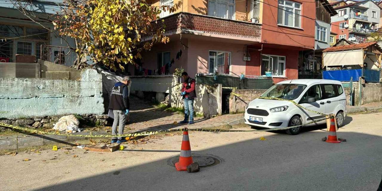 Akrabasını Göğsünden Bıçaklayarak Öldüren Zanlı Yakalandı