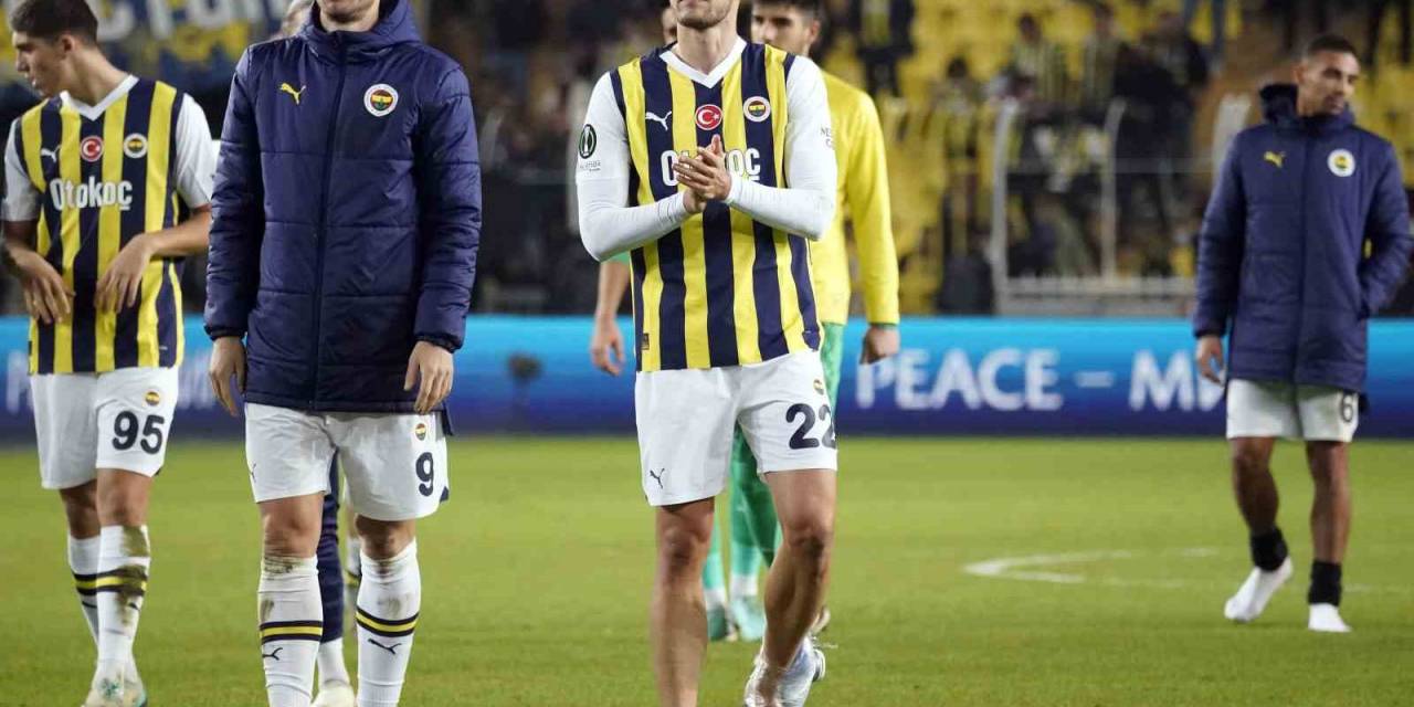 Fenerbahçe Ve Tribünlerden Umut Nayir’e Destek