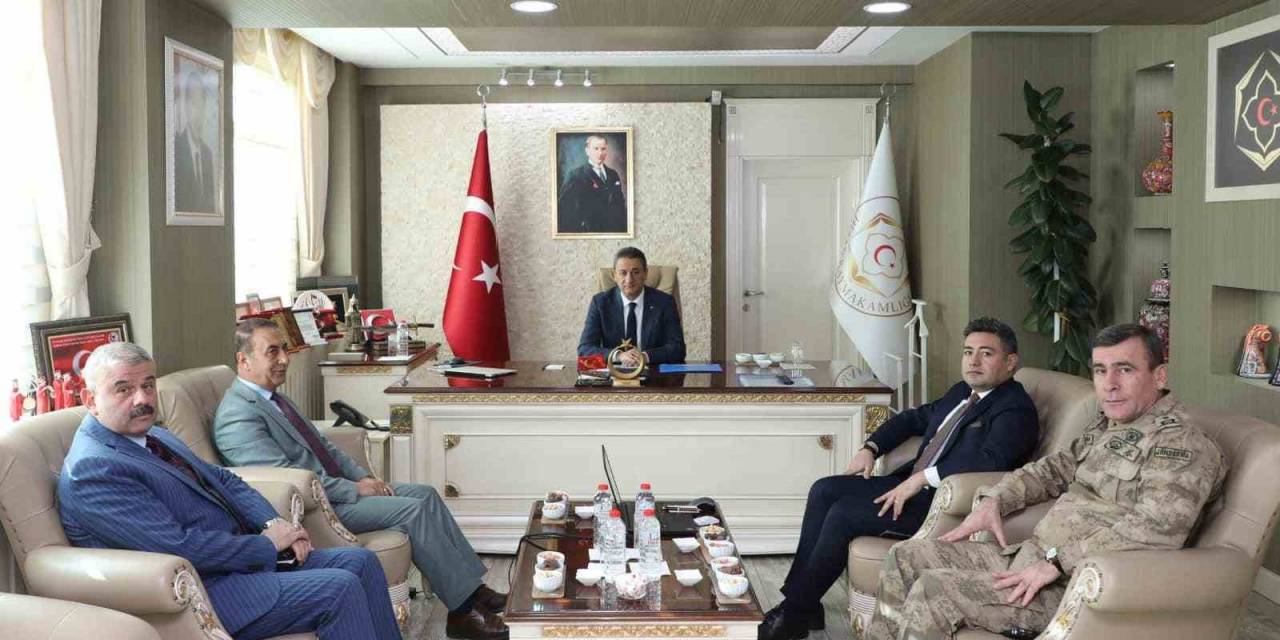 Bitlis Valisi Erol Karaömeroğlu’ndan Hizan’a Ziyaret