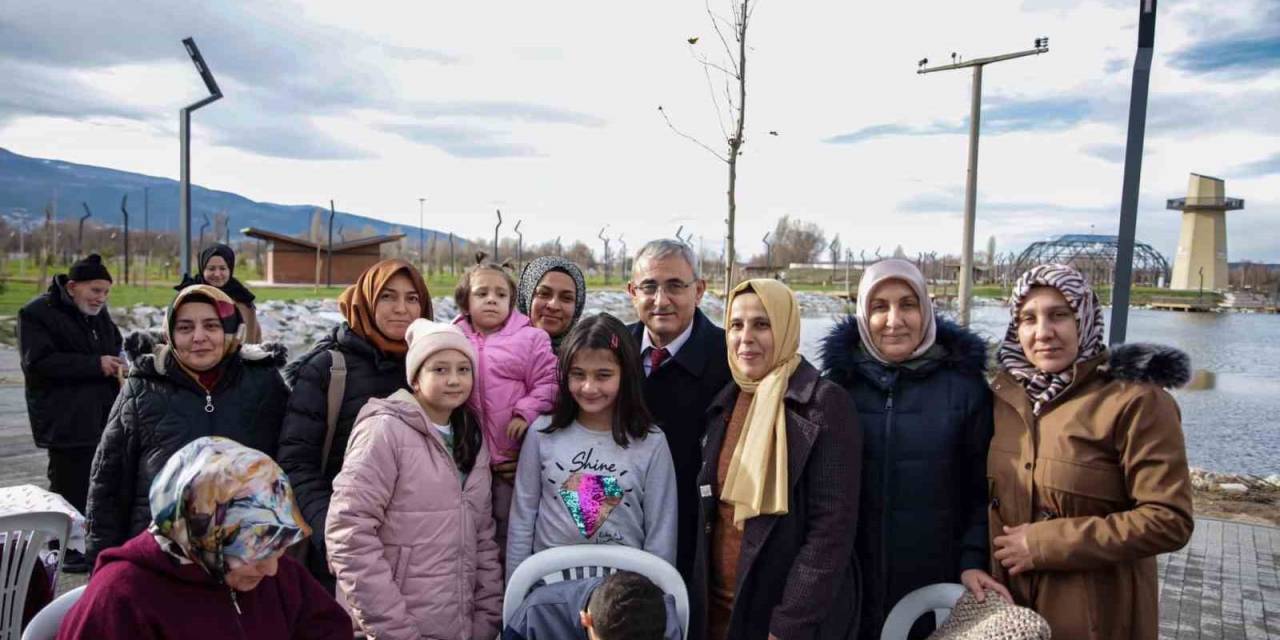 Kütahya Belediye Başkanı Işık 65 Yaş Üstü Vatandaşlarla Bir Araya Geldi