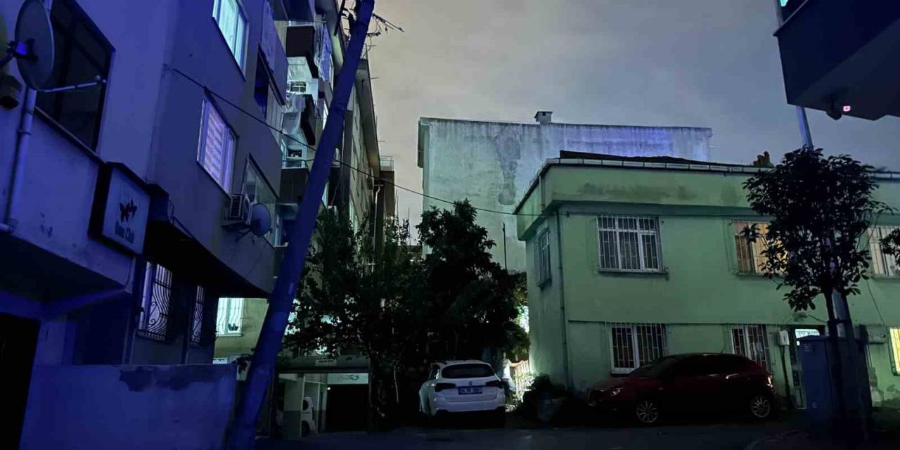 İstanbul’un Bazı Bölgelerinde Yanmayan Sokak Lambaları Nedeniyle Vatandaşlar Bedaş’a Tepki Gösterdi