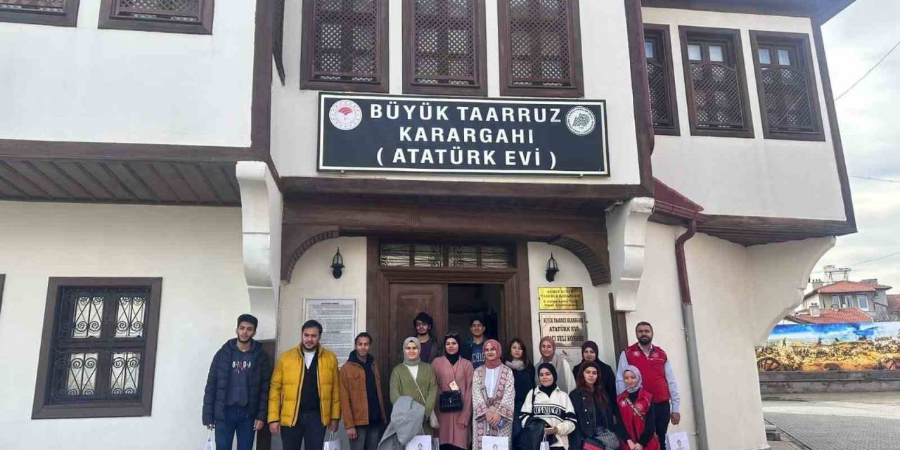 Iraklı Gençler, Büyük Taarruz’da Önemli Bir Yere Sahip Olan Şuhut İlçesini Gezdi