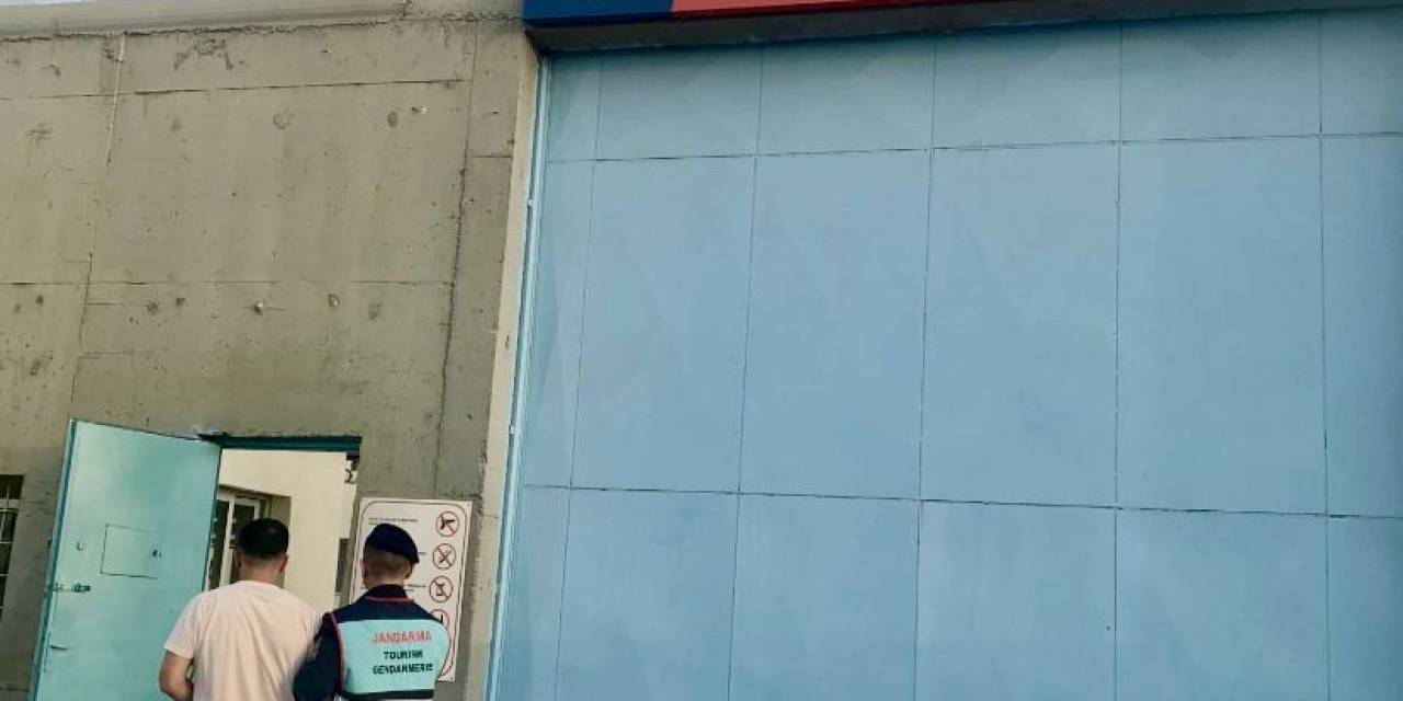 Beş Ayrı Suçtan Aranıyordu, Bodrum’da Yakalandı