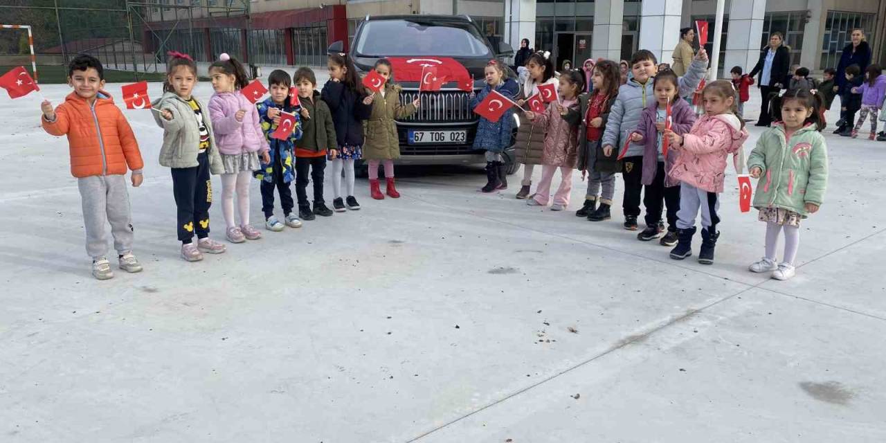 Minik Öğrenciler Yerli Malı Haftasında Togg Heyecanı Yaşadı