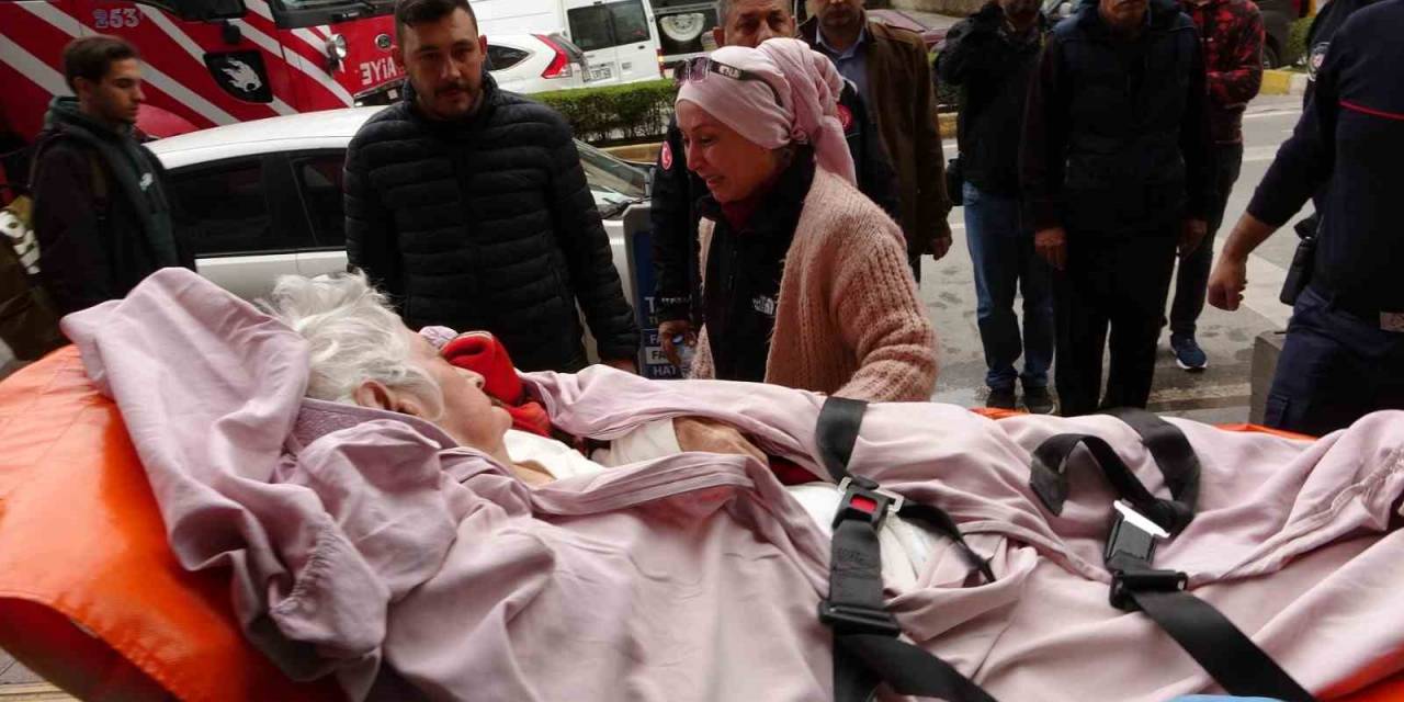 Kahvaltı Yaparken Çıkan Yangın, Yaşlı Kadının Yakınlarını Gözyaşına Boğdu
