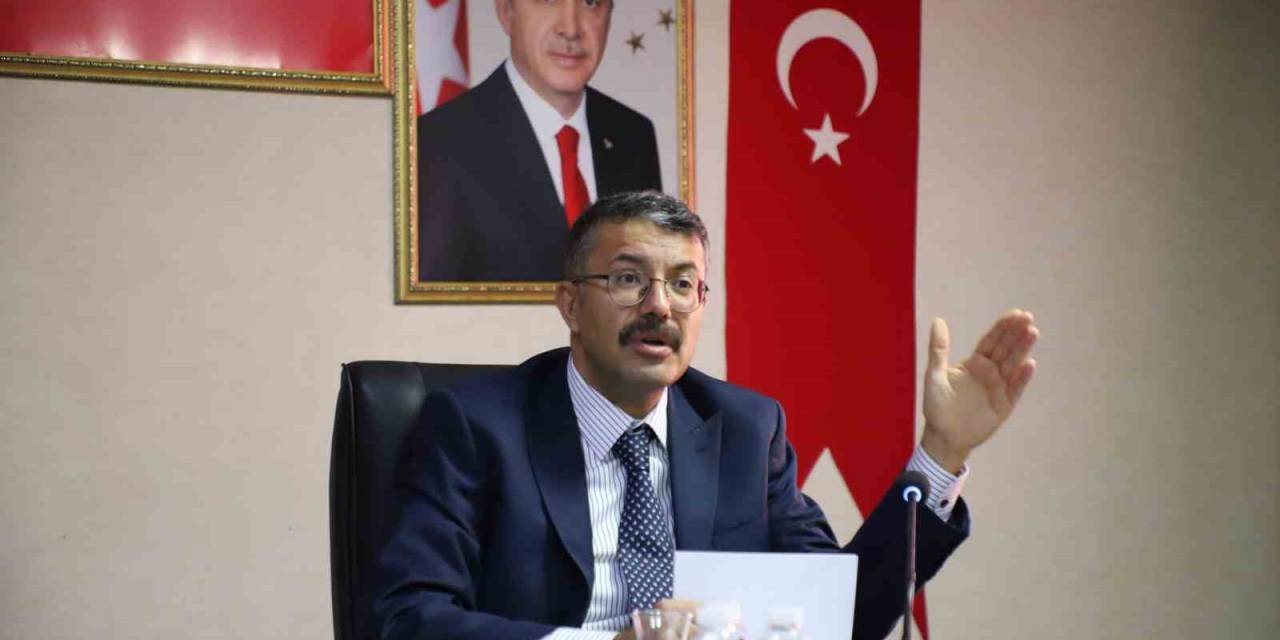 Vali Çelik’ten “100 Günde Hakkari” Konulu Toplantı