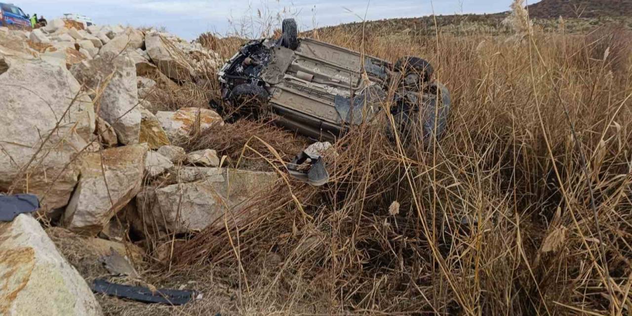Takla Atan Otomobilde 3 Yaralı