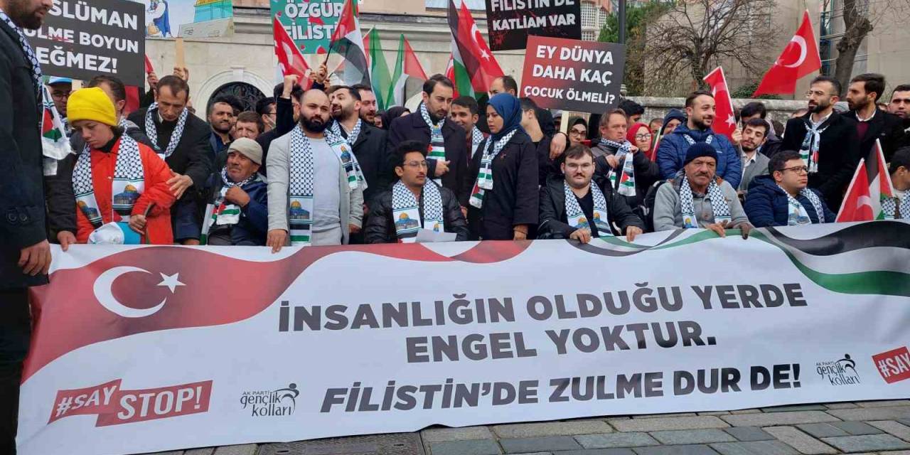 Ayasofya Camii Önünde Filistinliler İçin ‘Saystop’ Eylemi