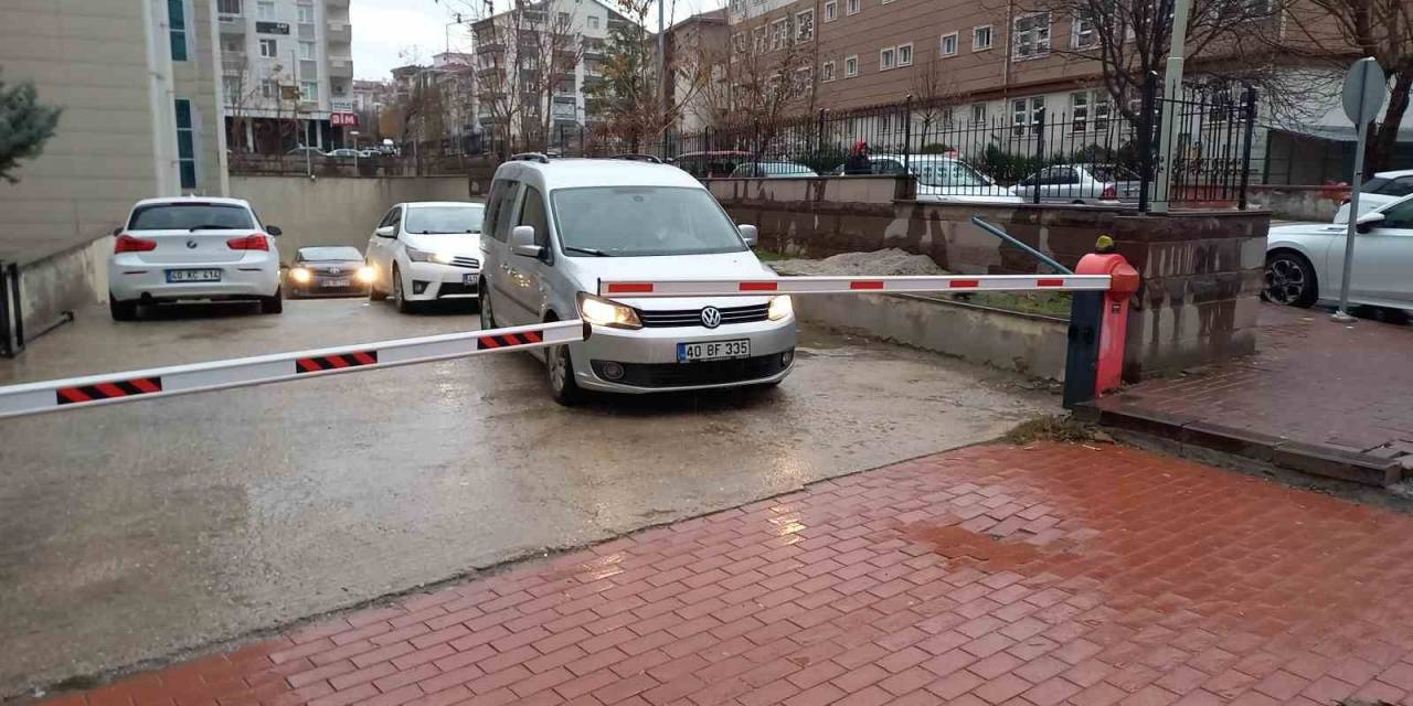 Kırşehir Belediyesi’nde ’zimmete Para Geçirme ’ İddiasıyla Tutuklanan 3 Kişi Serbest Bırakıldı