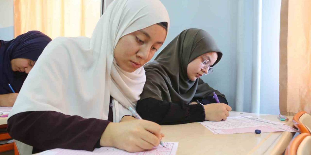 Şahinbeyli Öğrenciler Umre İçin Ter Döktü