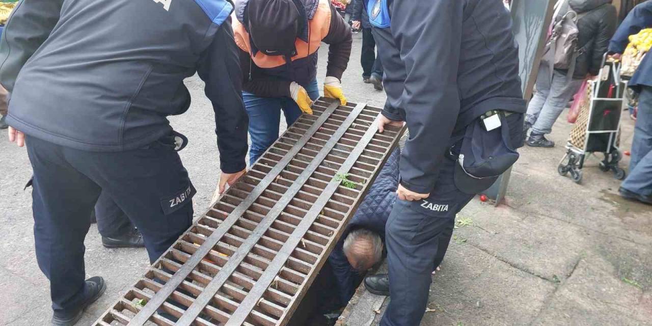 İşitme Cihazını Mazgala Düşüren Yaşlı Adamın İmdadına Ekipler Yetişti