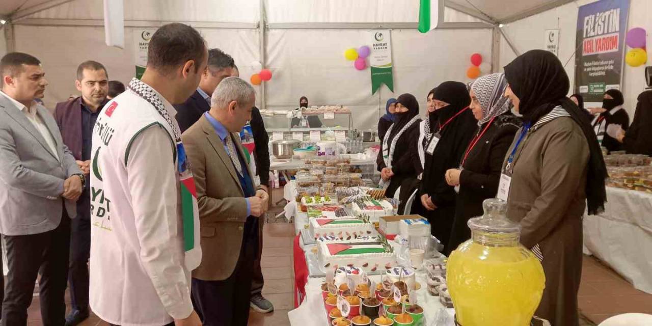 Filistin’e Destek İçin ’hayır Çarşısı’ Açıldı