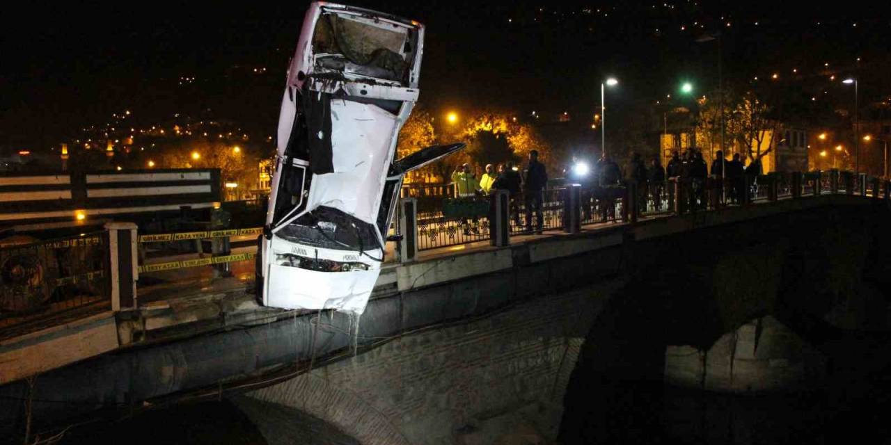 Amasya’da Otomobil Köprüden Yeşilırmak Nehri’ne Uçtu: 1 Ölü