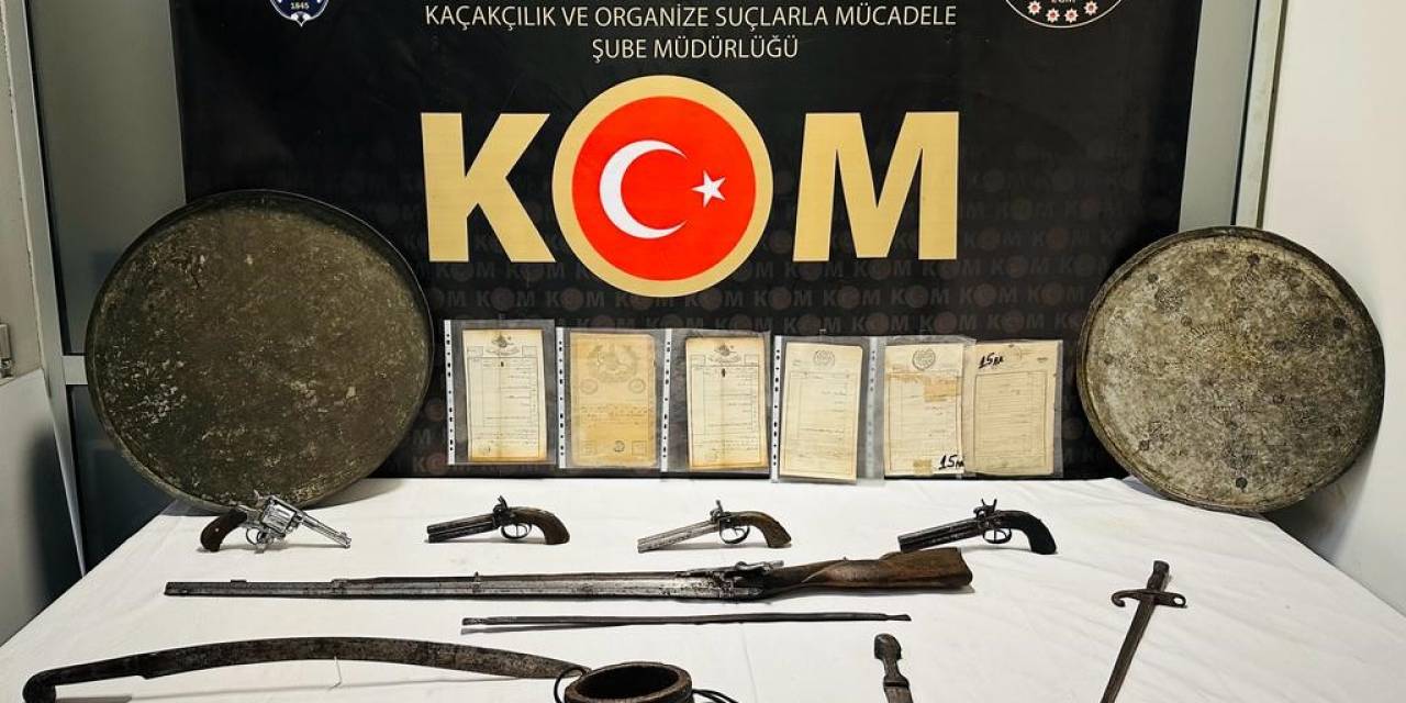 Kütahya’da Şüpheli Araçta 21 Parça Tarihi Eser Ele Geçirildi