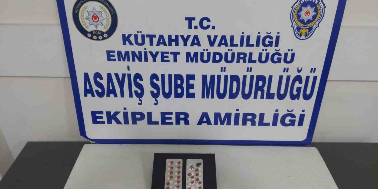 Kütahya’da 185 Şahıs 41 Araç Ve 17 Ticari Taksinin Sorgusu, Gbt Kontrolü Ve Denetimi Yapıldı
