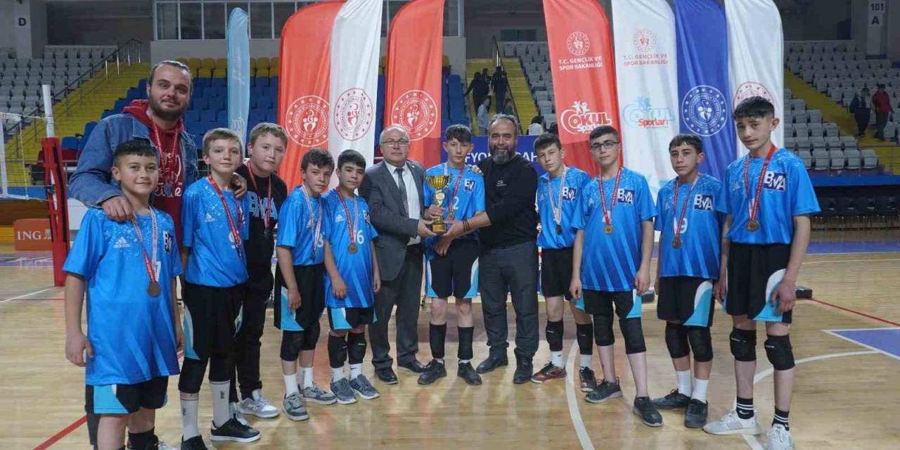 Voleybol Yıldız Erkekler Müsabakalarının Şampiyonu Belli Oldu