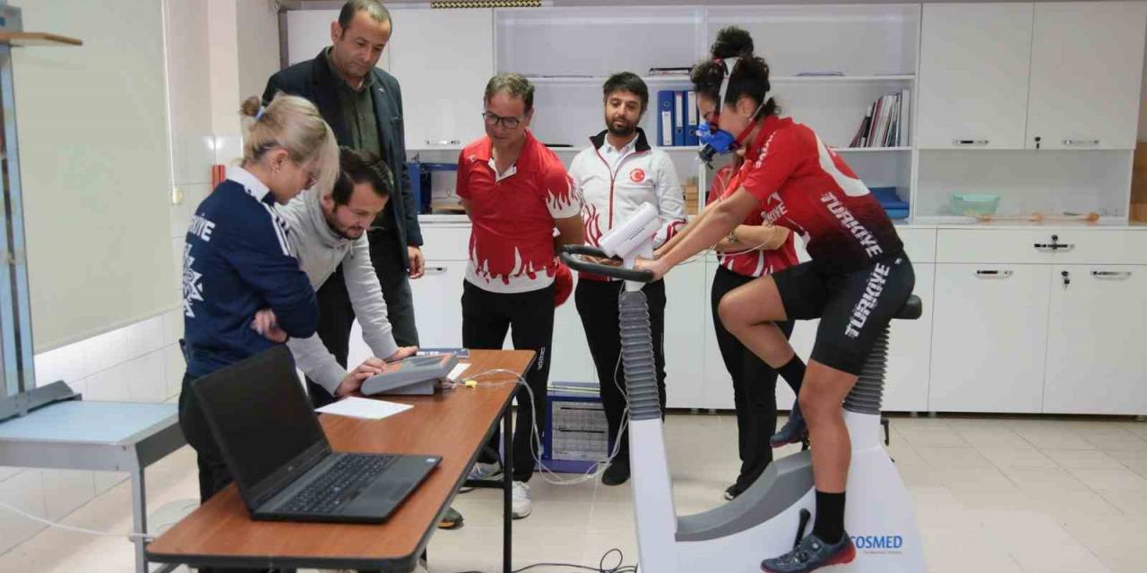 Alkü’den Milli Bisikletçilere Tam Destek