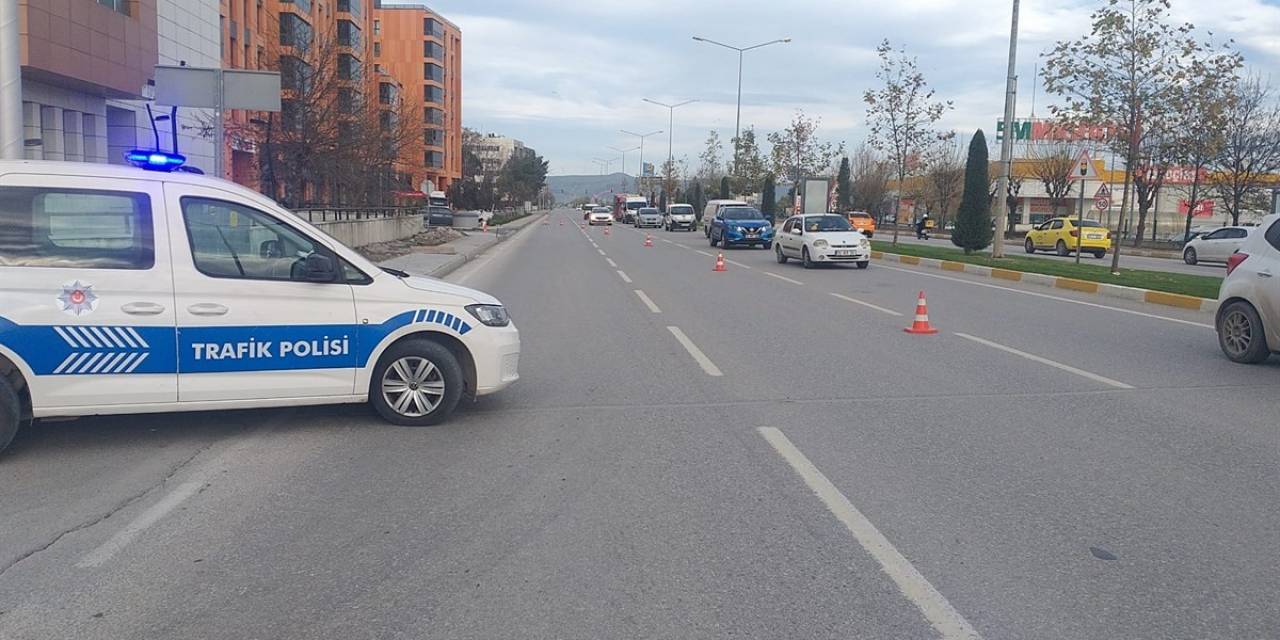 Balıkesir’de Çevreyi Rahatsız Eden 42 Araca Ceza Yağdı