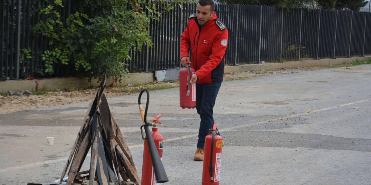 Mersin Büyükşehir Belediyesi Personeline ’yangına Müdahale’ Eğitimi