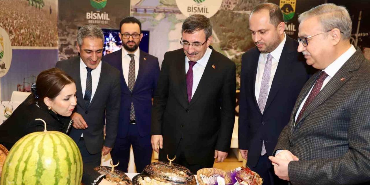 Cumhurbaşkanı Yardımcısı Yılmaz Diyarbakır Tanıtım Günleri’ni Ziyaret Etti