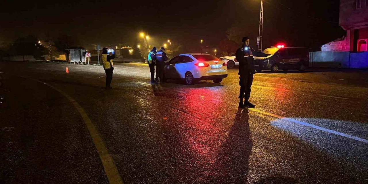 Gaziantep’te Emniyet Ve Jandarmadan Ortak Uygulama: 132 Şahıs Yakalandı