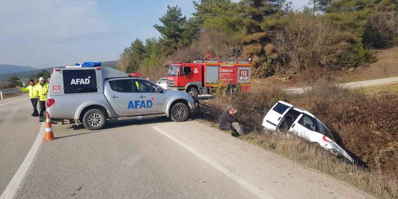 Kazada Yaralanmasına Rağmen Annesinin Cenazesi Başında Saatlerce Bekledi