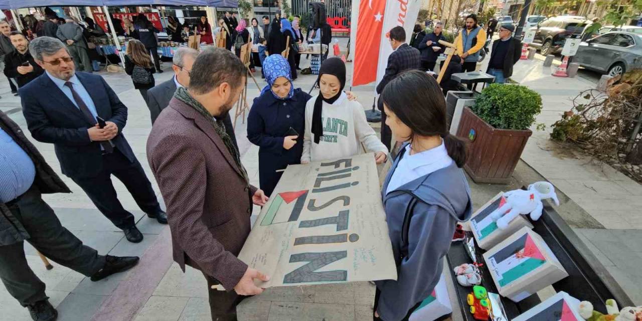 Ortaokul Öğrencilerinden Filistin’e Yardım