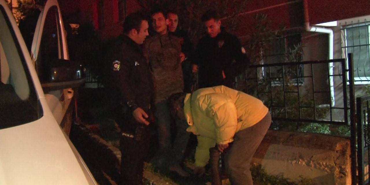 Üsküdar’da Sinir Krizi Geçiren Genç Kendisini Odaya Kilitledi