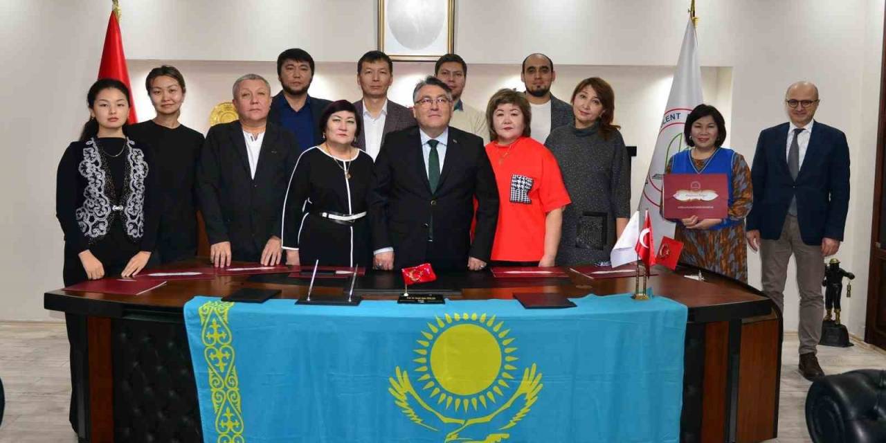 Kazak Hekimler’den Rektör Özölçer’e Ziyaret