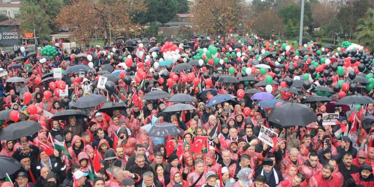 Yağmur Altında Filistin İçin Tek Yürek Oldular