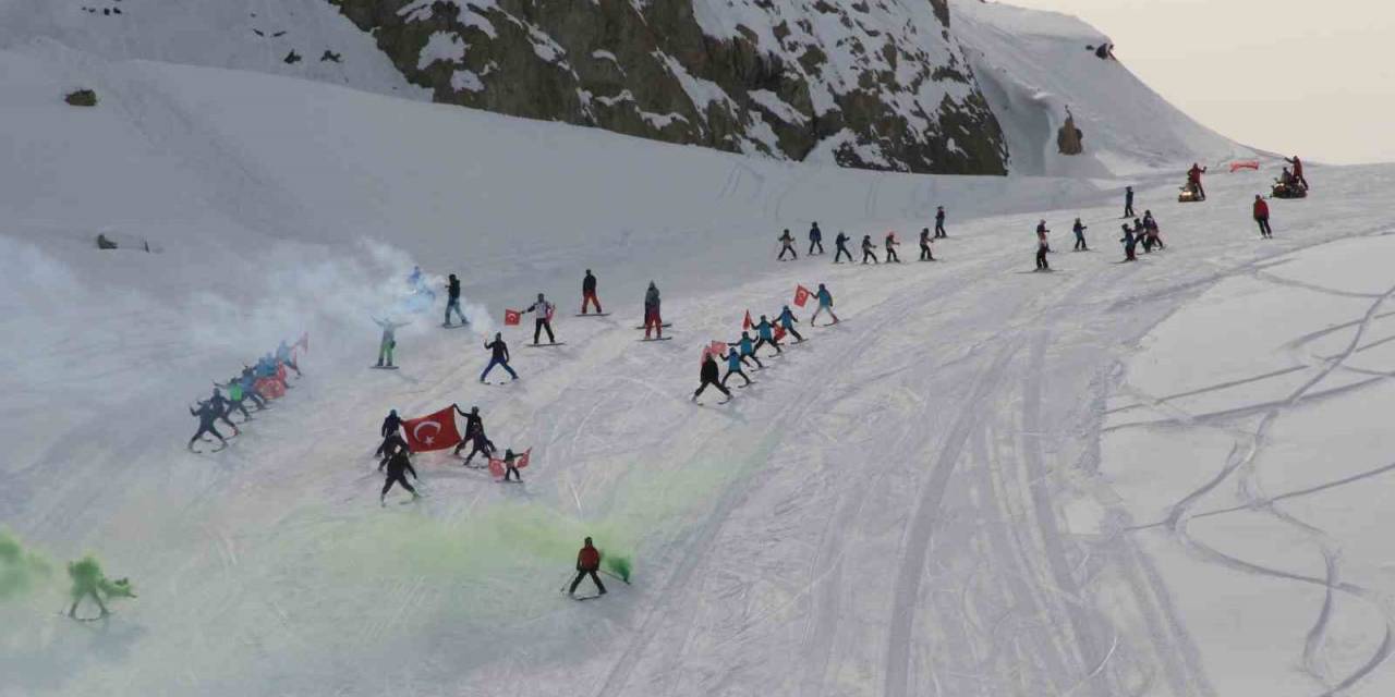 Hakkari’de Kayak Sezonu Açıldı