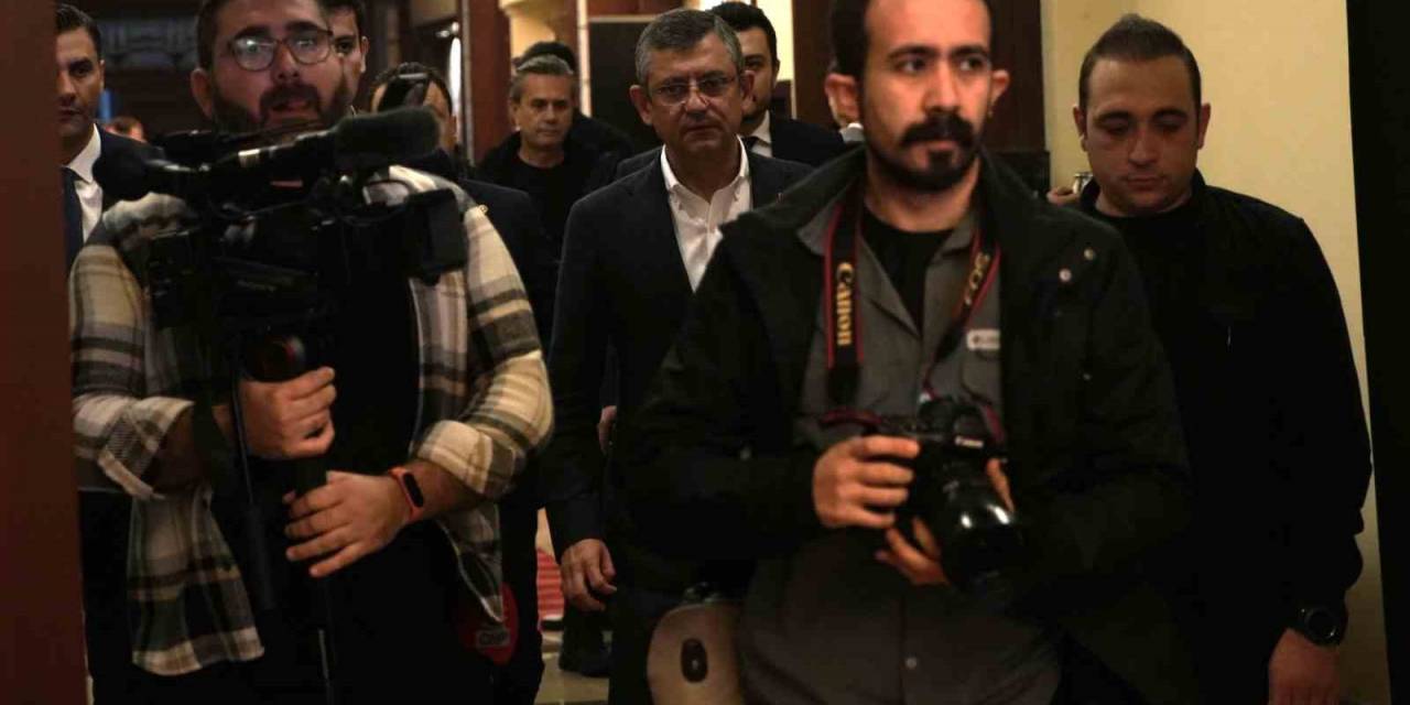 Chp Genel Başkanı Özel: "belediye Başkanlarının Hiçbirisi, ‘Acaba Durumum Riskte Mi’ Diye Düşünmesin”